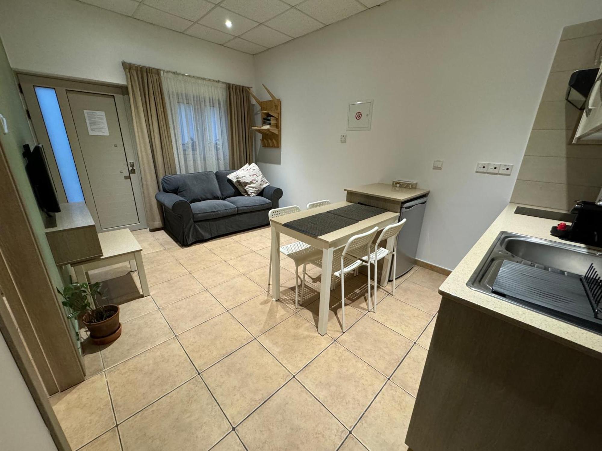 Topikos Apartments Айя-Напа Номер фото