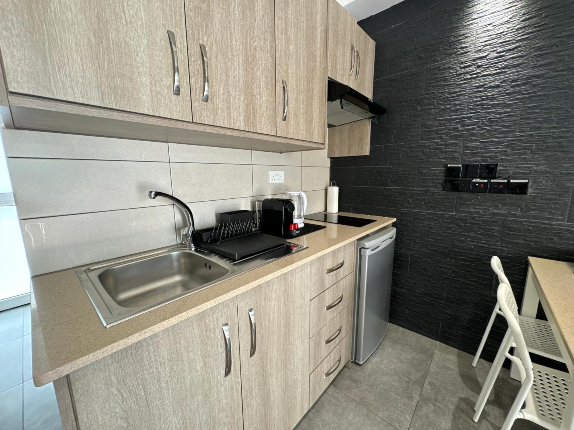 Topikos Apartments Айя-Напа Экстерьер фото