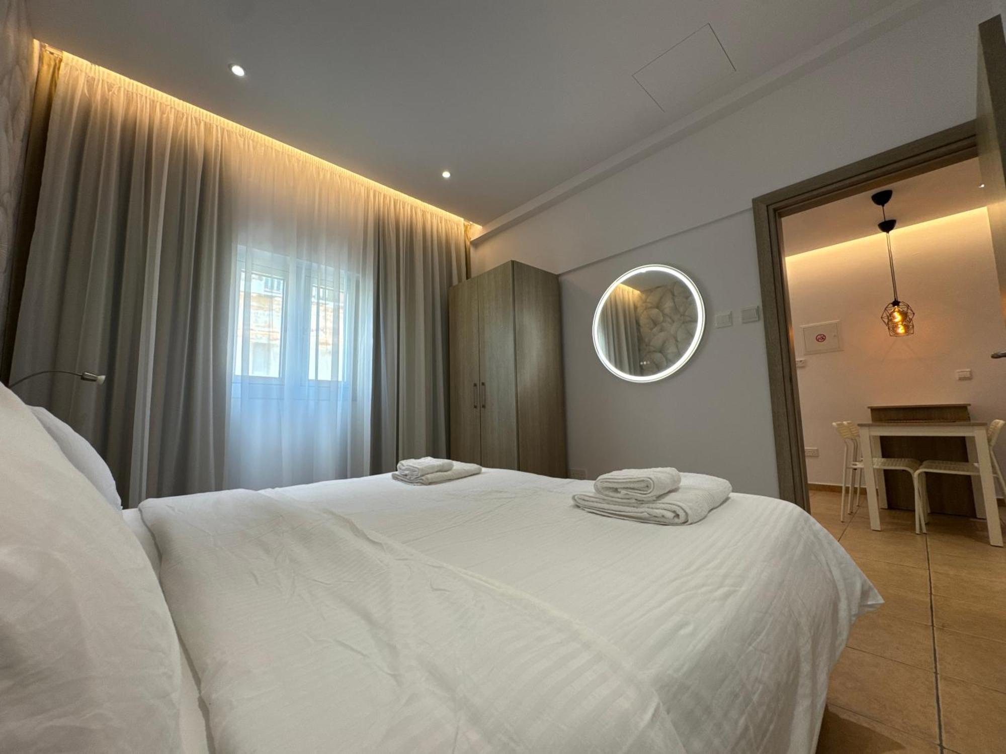 Topikos Apartments Айя-Напа Экстерьер фото
